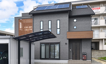 黒を上手に使ったおうち時間を満喫できる家