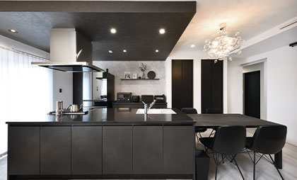 LUXURY BLACK-黒基調のオシャレかっこいい家-